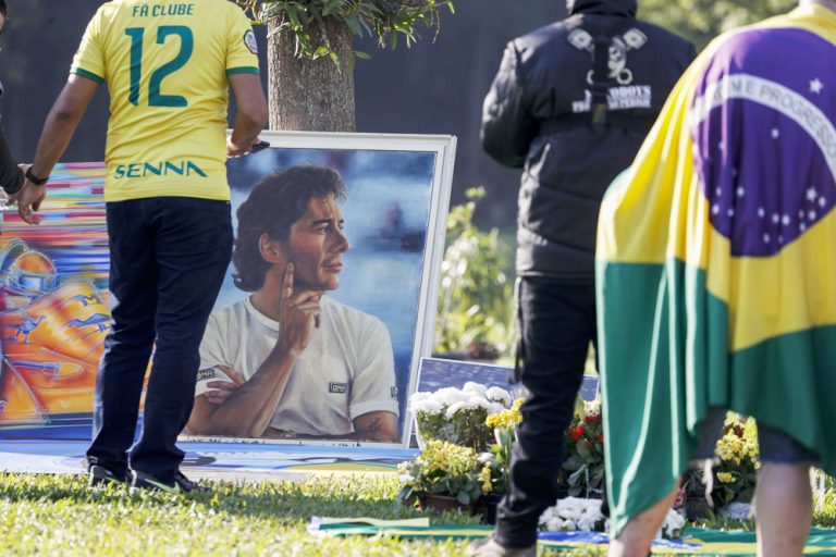 Nunca desistía miles de brasileños recuerdan a Ayrton Senna a 30