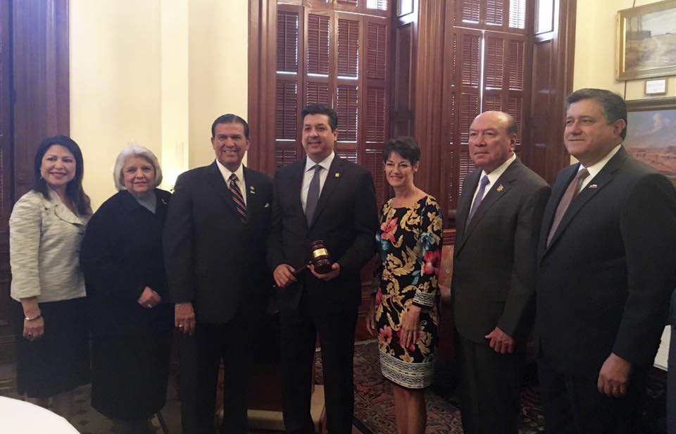 Gobernador de Tamaulipas se entrevista con secretario de estado de Texas