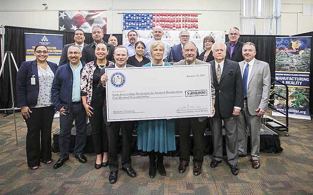 McAllen entrega donación al Instituto de Fabricación Avanzada de South Texas College