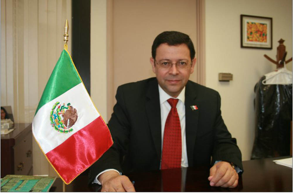 Designan a nuevo director del Instituto de los Mexicanos en el Exterior