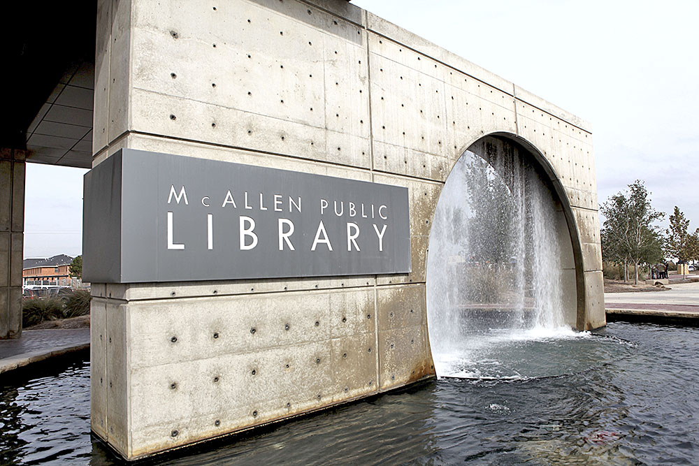 Premio a la excelencia por tercer año a la biblioteca pública de McAllen