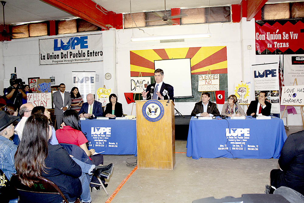 “¡Construyan puentes, no muros!”