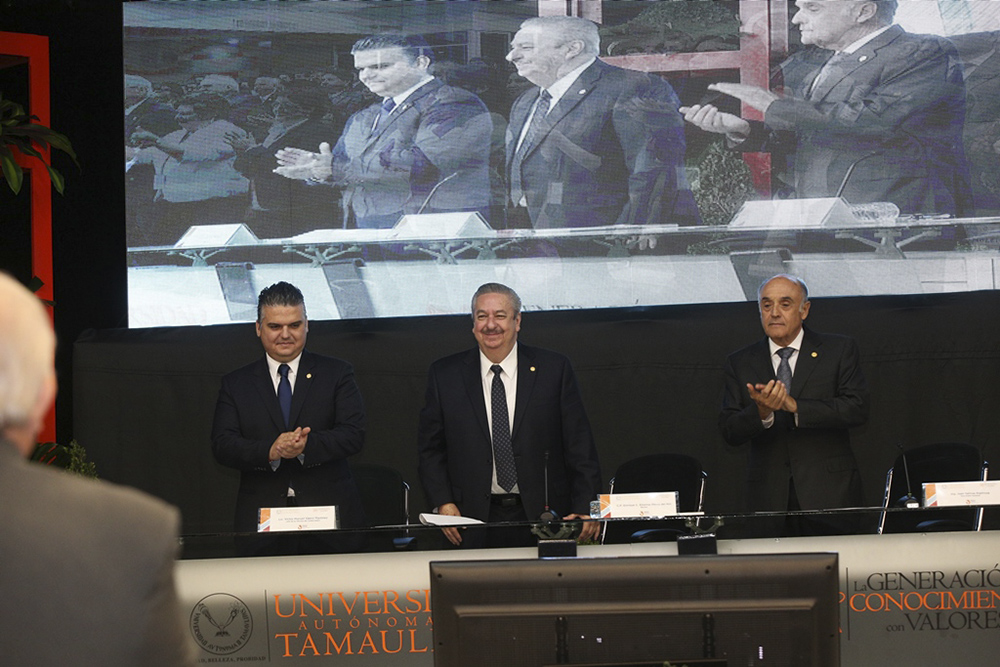 Estamos comprometidos en educar con calidad y valores: Rector