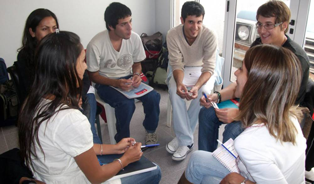 Gobierno de México alista inserción de jóvenes repatriados