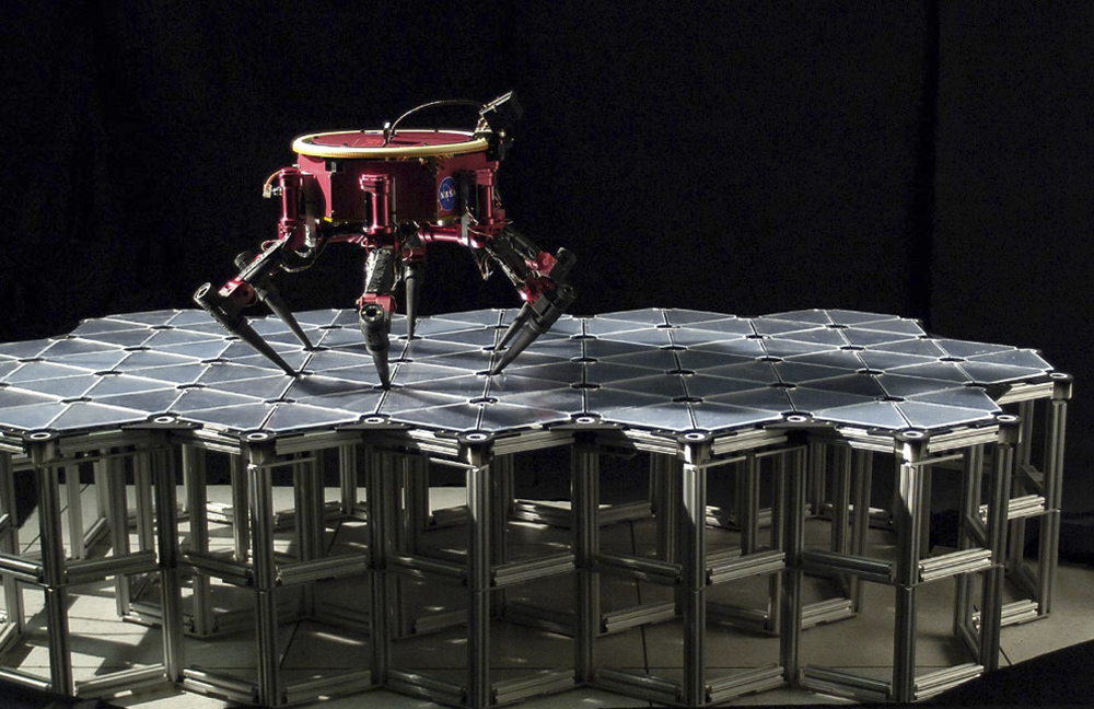 Robots serían causa de desempleo en áreas manufactureras de EUA