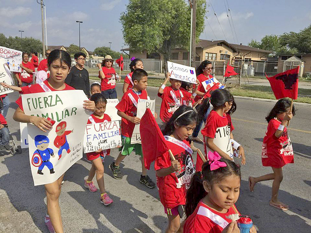 Marchan para crear  “Resistencia Comunitaria”