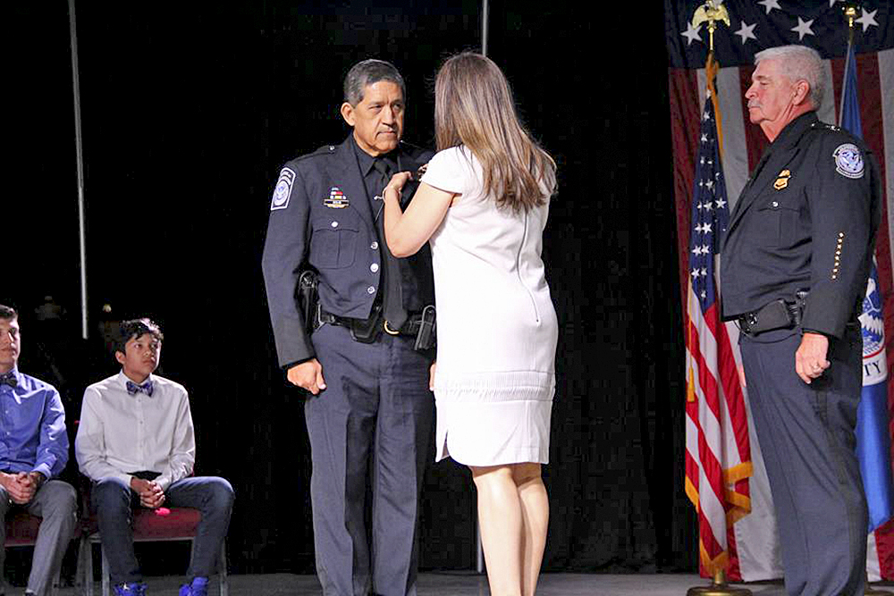 Juramentan a nuevo director del puerto de entrada de Hidalgo