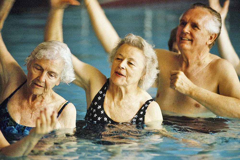 Adultos mayores deben mantener actividad física, recomienda geriatra