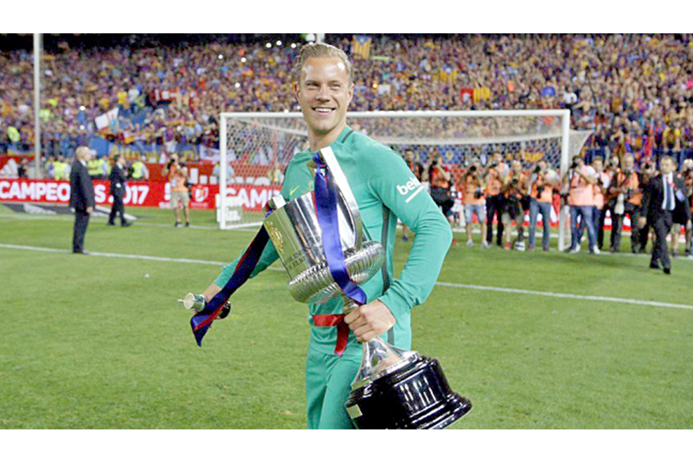 Barcelona renueva contrato al arquero alemán Marc-André ter Stegen hasta 2022