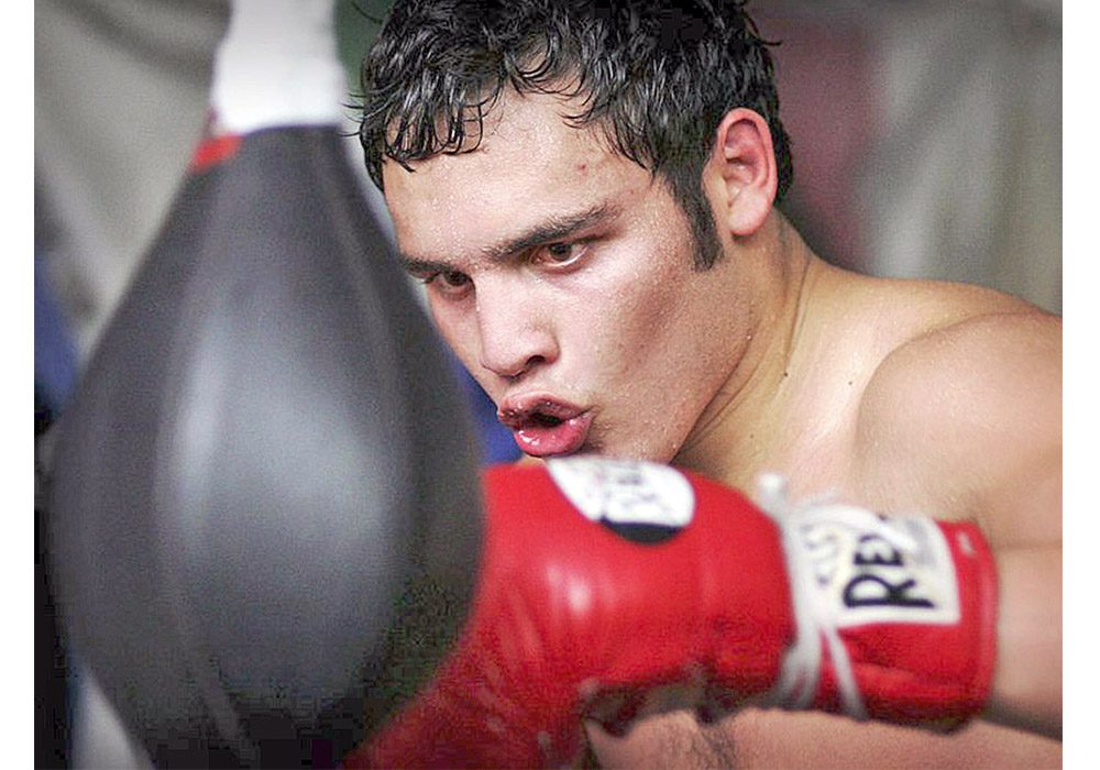 Boxeador mexicano Chávez Jr. reitera confianza en vencer al “Canelo”