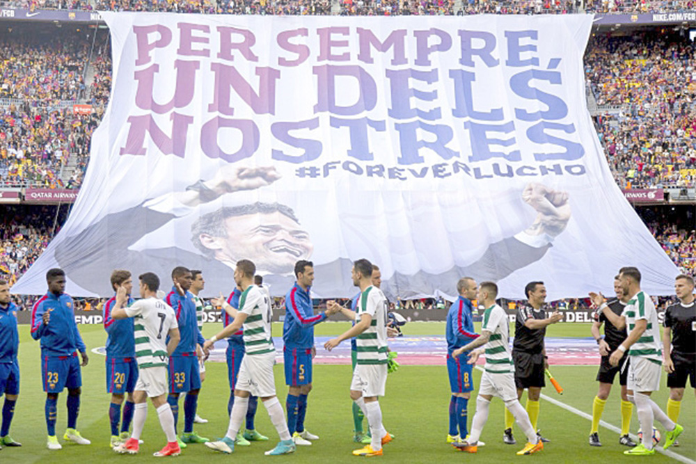 Luego de tres años de dirigir al Barcelona, Luis Enrique se despide en el Camp Nou