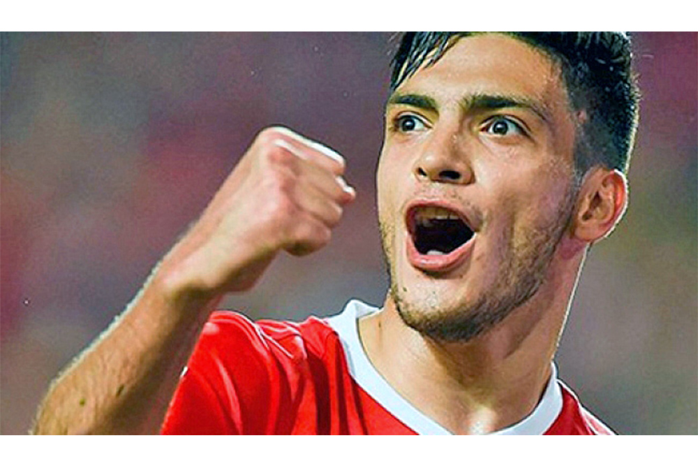 Delantero Raúl Jiménez ya piensa en pretemporada con Benfica