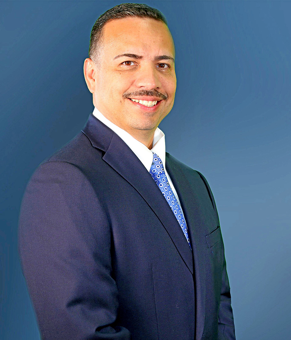 Café con el alcalde de Pharr Ambrosio Hernández