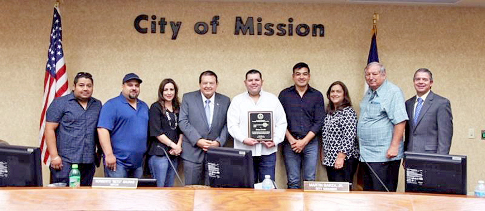 DUELO recibe las llaves de la ciudad de Mission, Texas