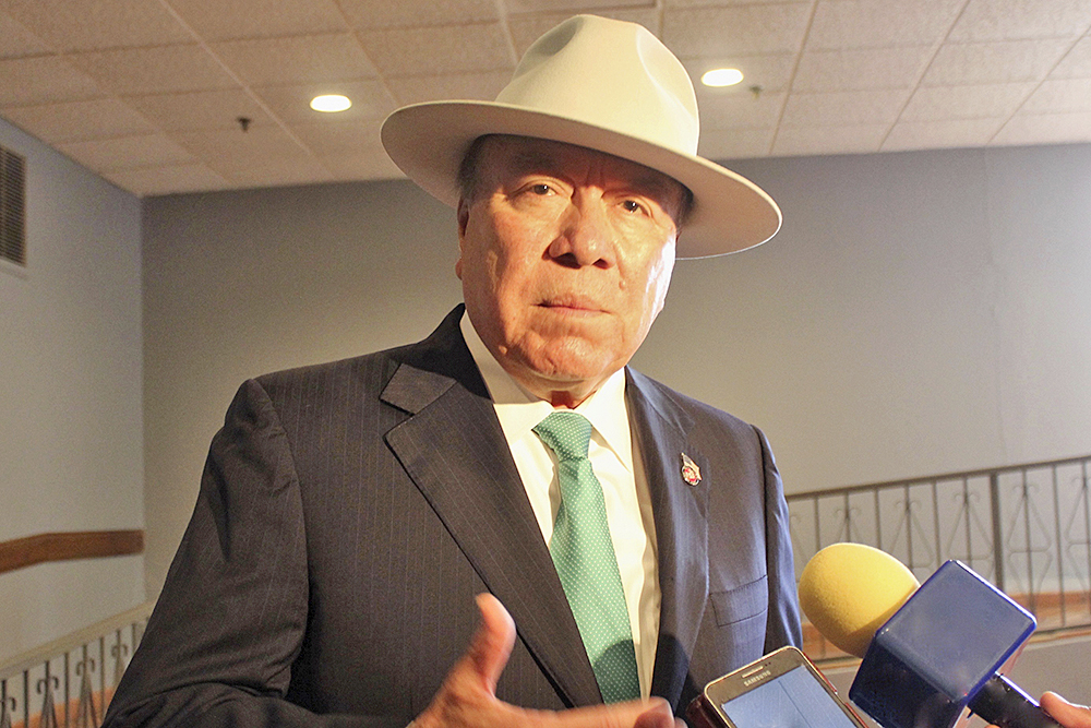 Senador califica de negativa la sesión legislativa pasada