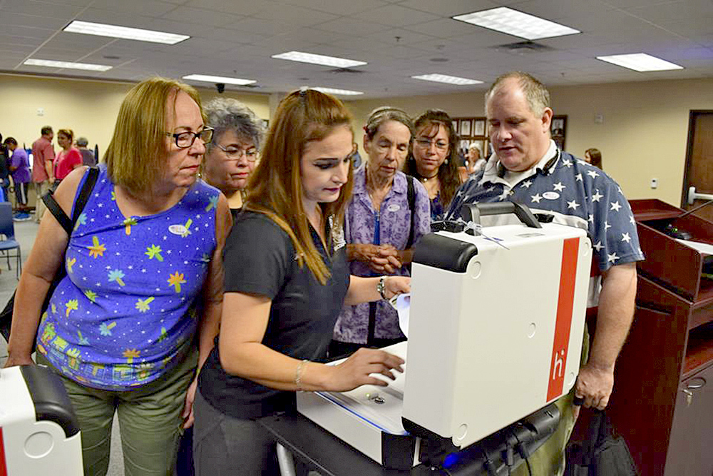 Muestran las nuevas máquinas para votar en el condado Hidalgo