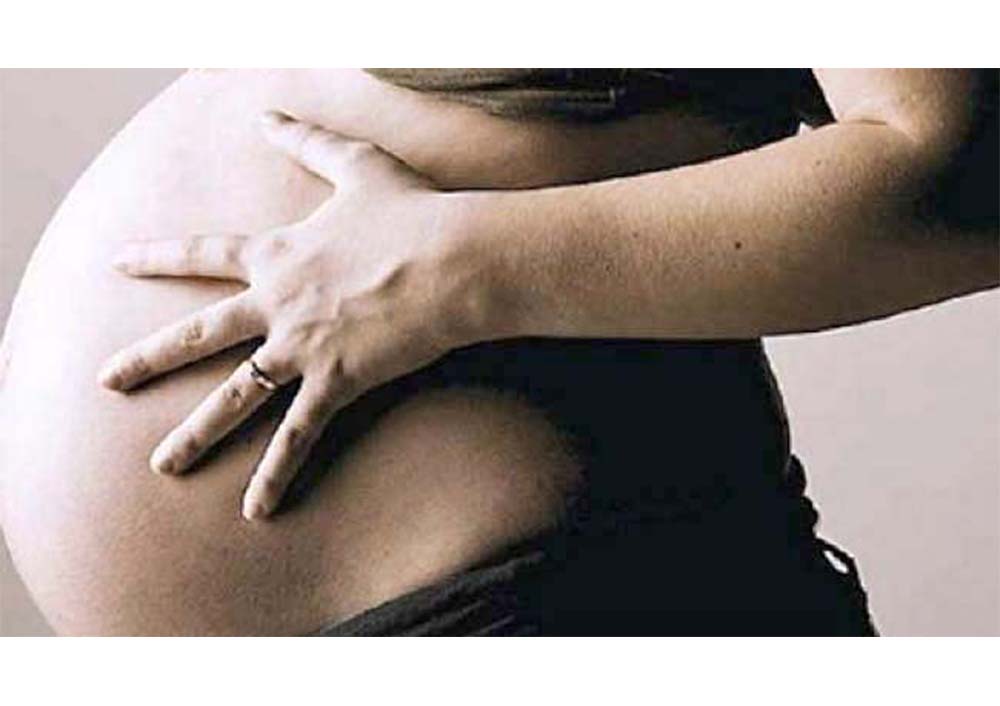 Proceso de cesárea implica más riesgos que parto vaginal