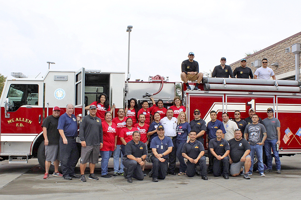 Adopta HEB a bomberos de la localidad