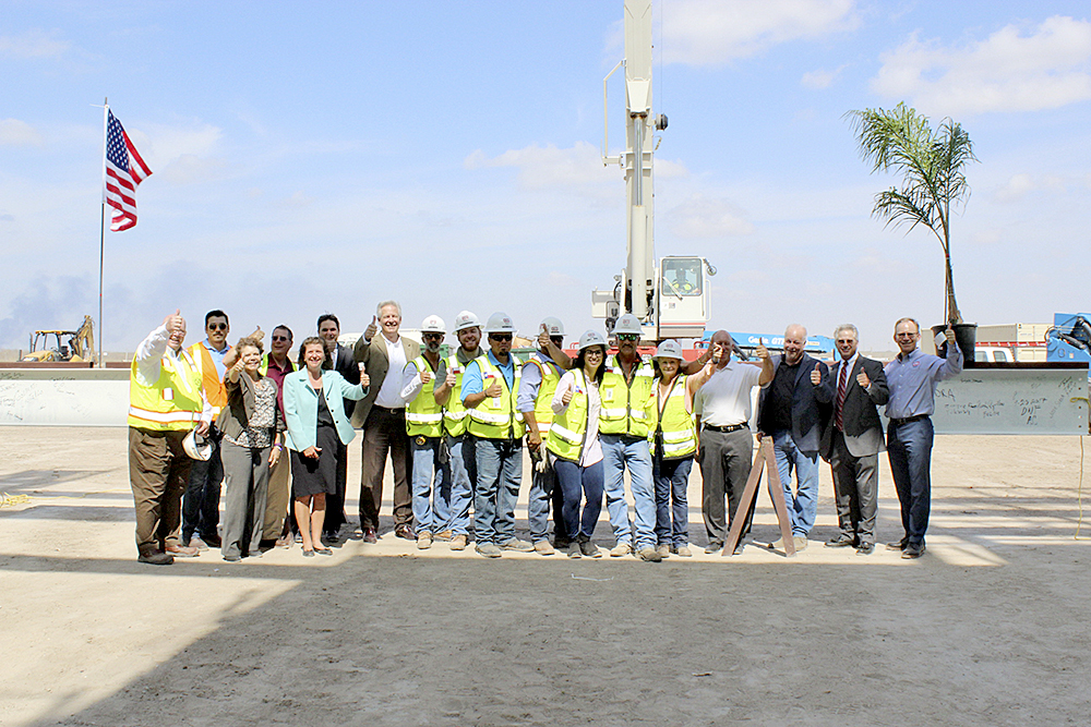 Realizan ceremonia “topping out” del campus Texas A&M