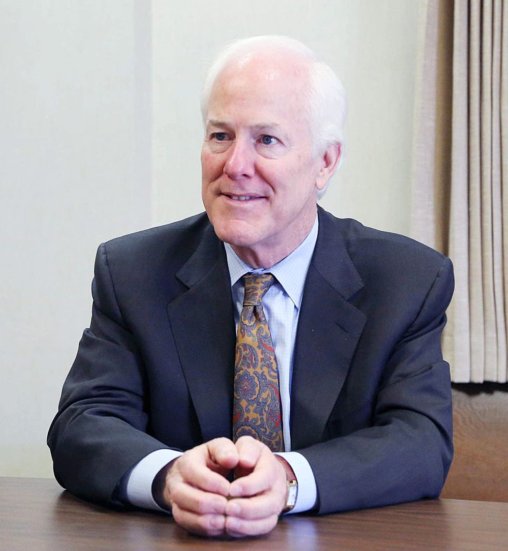 Cornyn introduce resolución para honrar instituciones al servicio del hispano