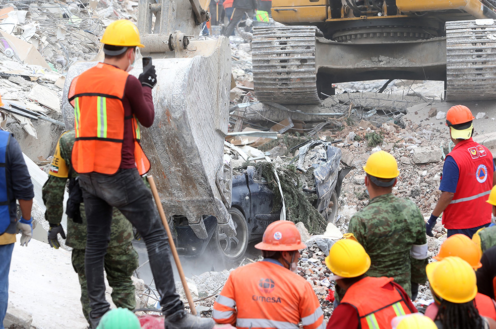 Jóvenes estudiantes, el rostro de la ayuda en San Gregorio, Xochimilco