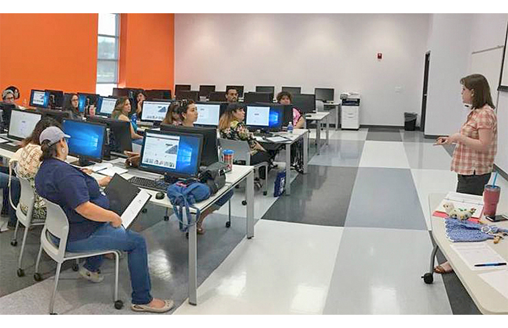 Promueven crecimiento profesional entre las mujeres