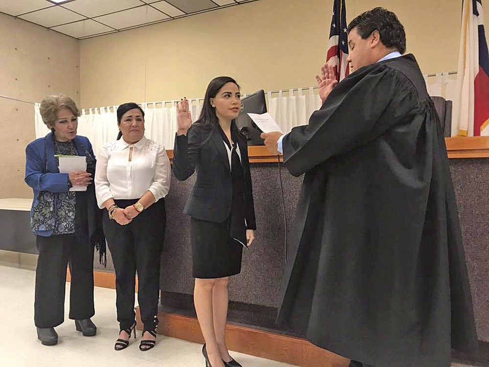 Juramentan a nueva Asistente de Fiscal de Distrito