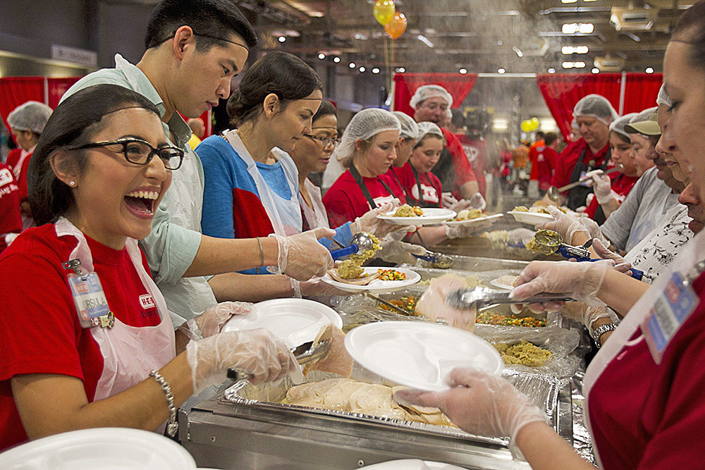 Celebran anticipadamente el Día de Acción de Gracias