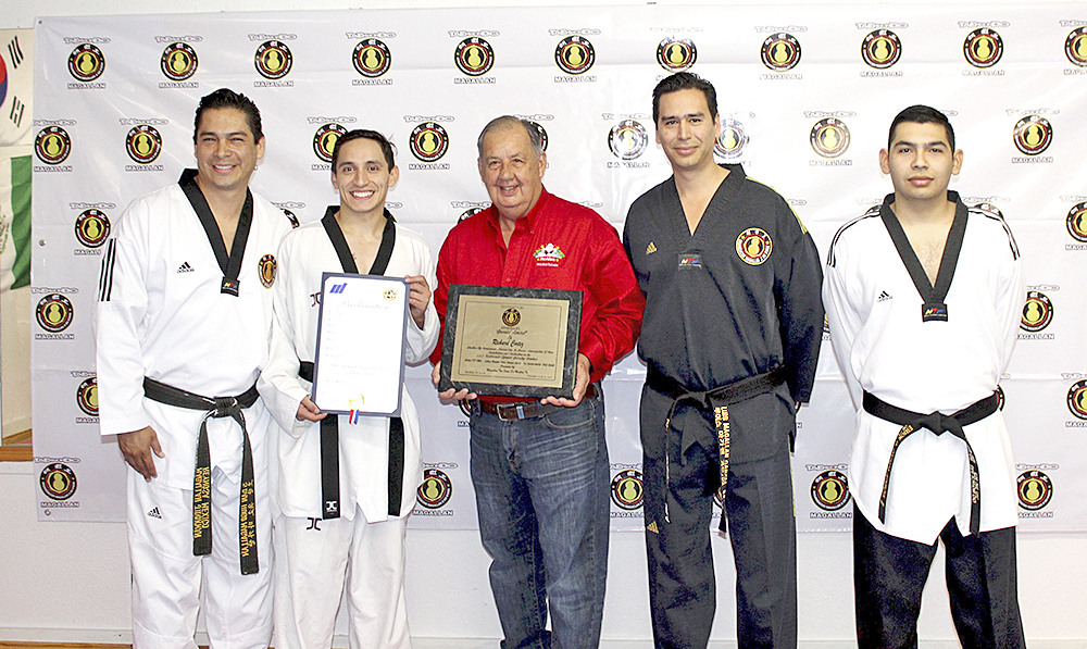 Destacado deportista reconocido por la ciudad de McAllen