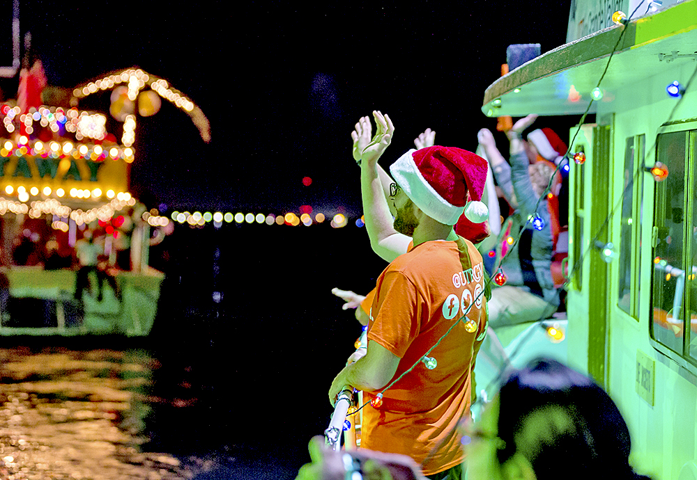 Mágica participación en desfile acuático