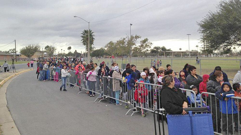 Departamento de Policía realiza entrega de juguetes