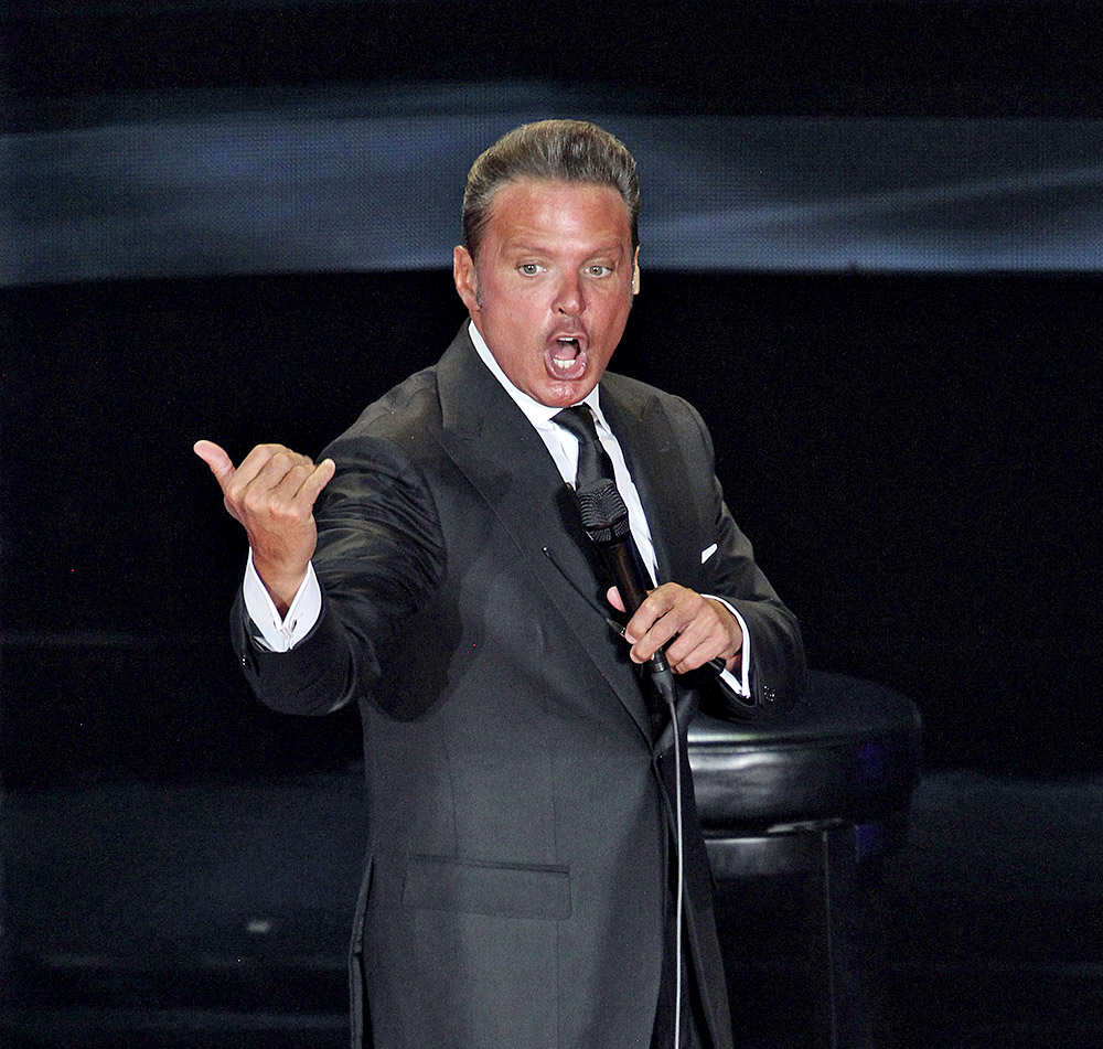 Luis Miguel se lleva ovaciones en regreso al Auditorio Nacional