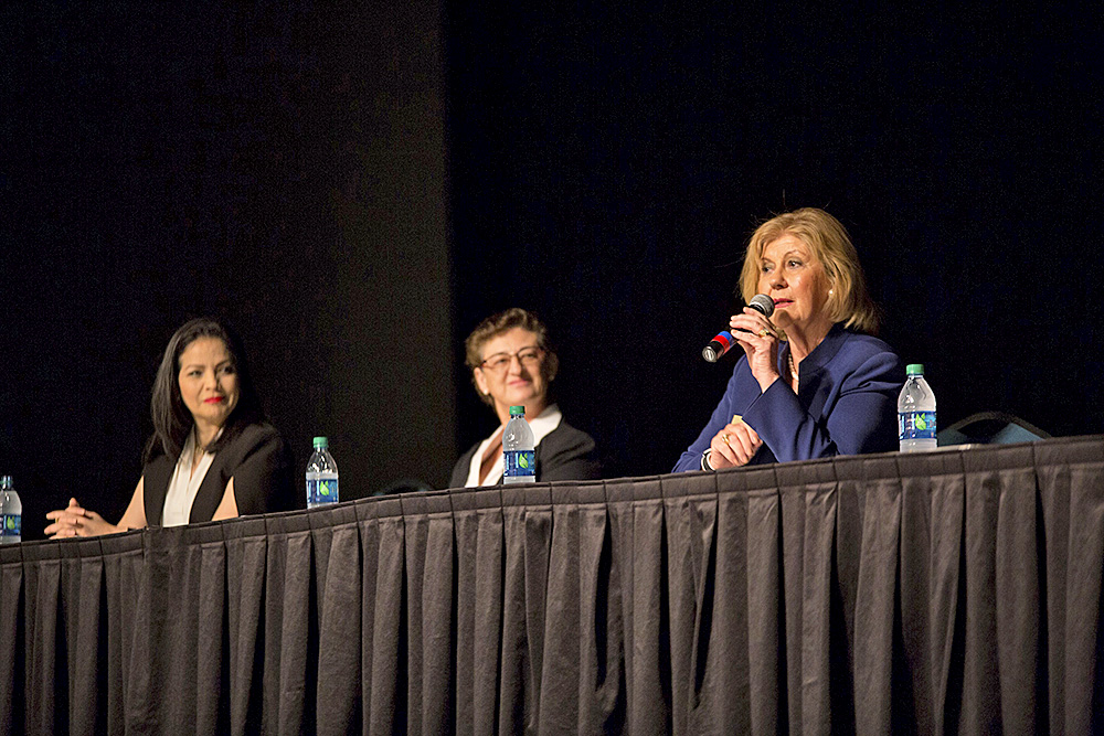 Desayuno Simposio del Día Internacional de la Mujer