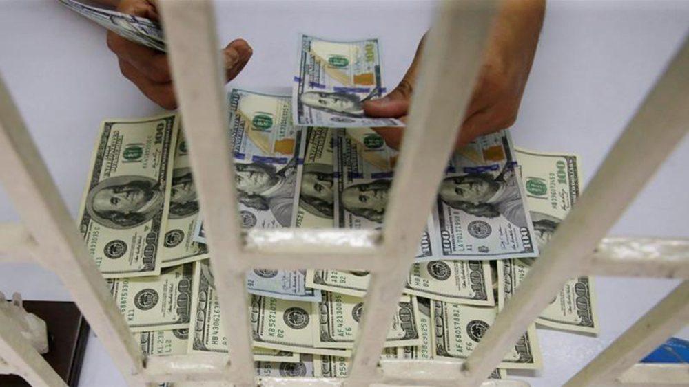 Bancos venden dólar hasta en 19.27 pesos