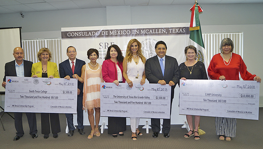 Entrega de recursos del programa IME Becas a tres instituciones