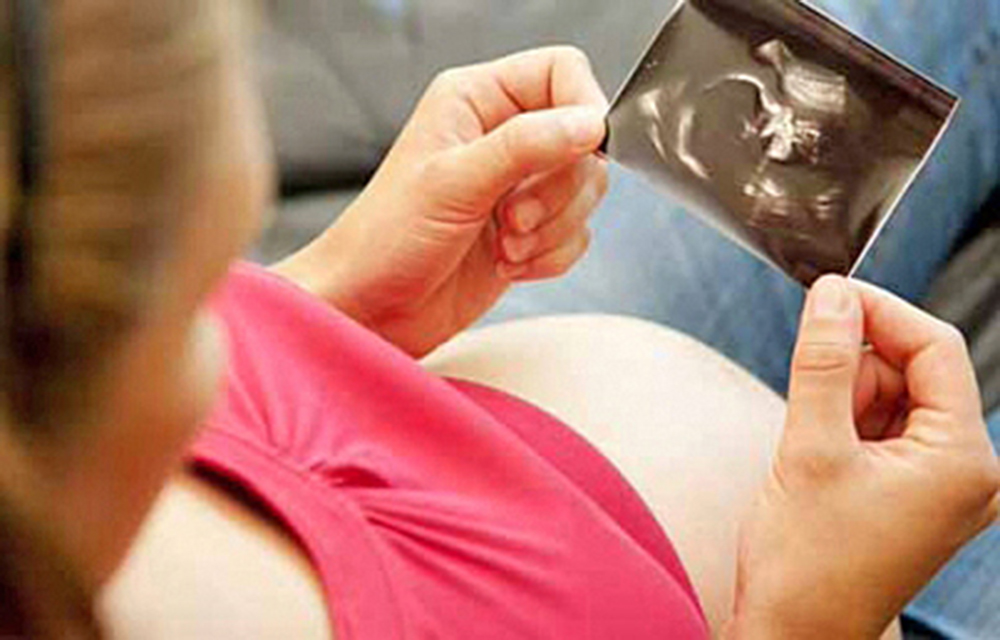 Contaminantes químicos dejan huellas en metabolismo de embarazadas