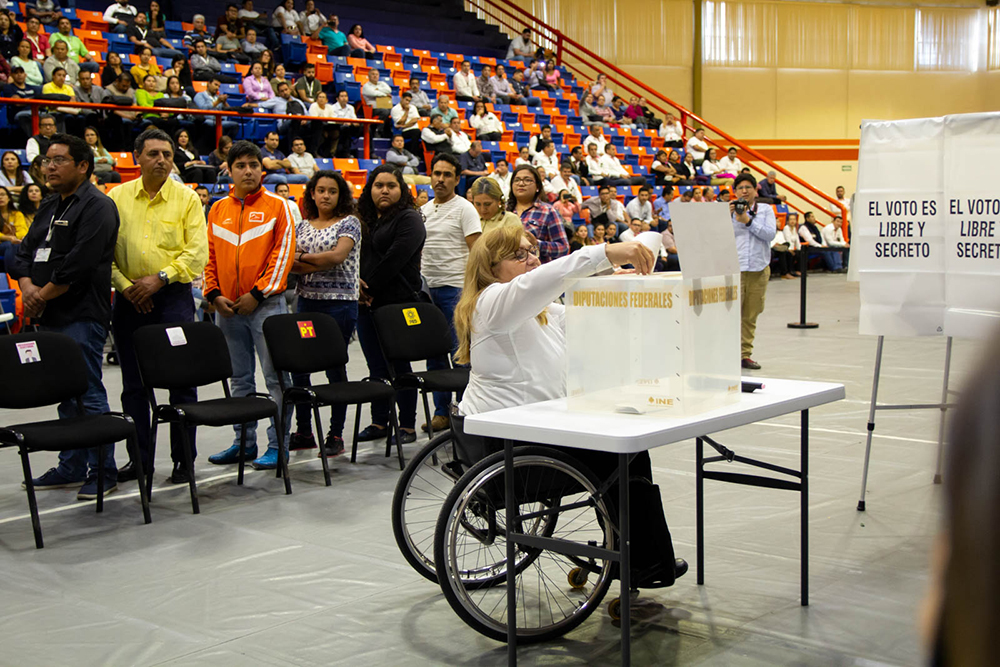 Muestran facilidades de acceso al voto para personas con discapacidad