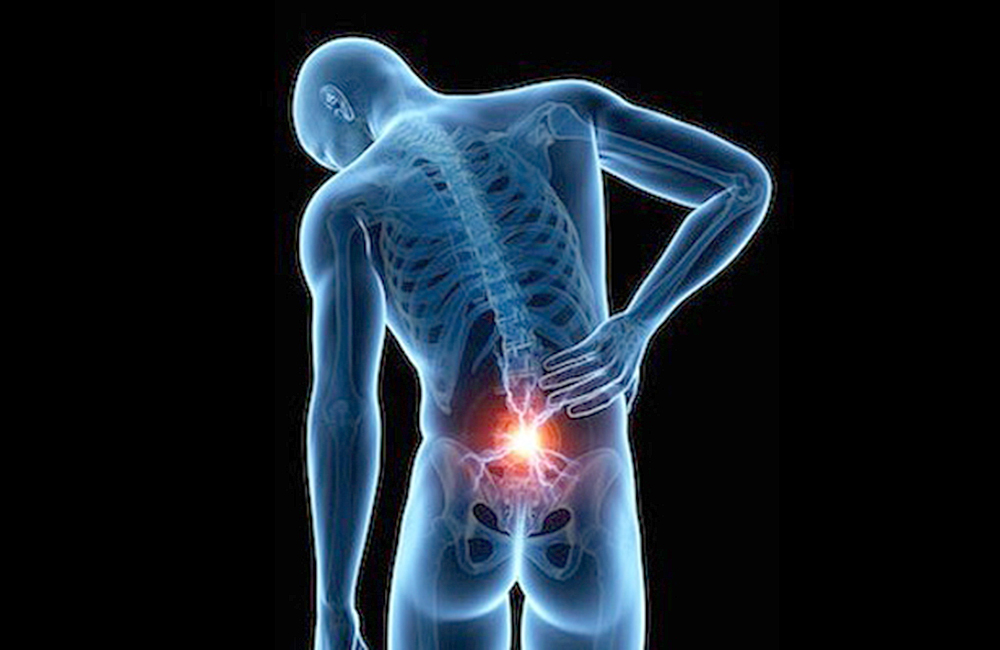 Lumbalgia, dolor de columna que afecta a jóvenes y adultos