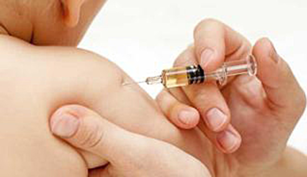 Vacunas protegen a los niños de inflamación en los oídos