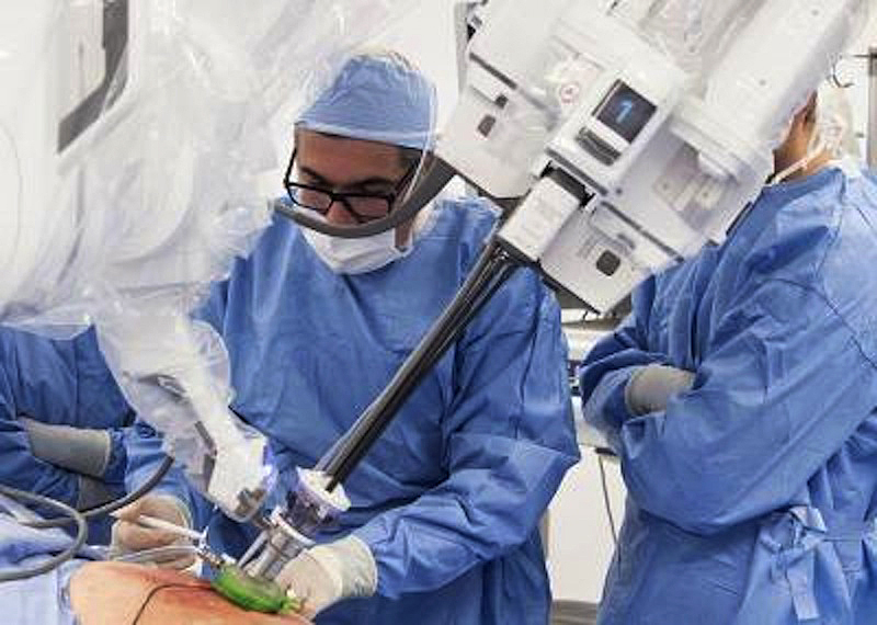 Uso de robot mejora resultados de cirugía en cáncer de próstata