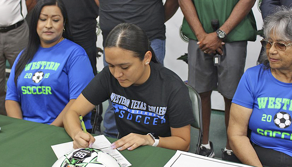 Carolina López jugará fútbol en Western Texas College