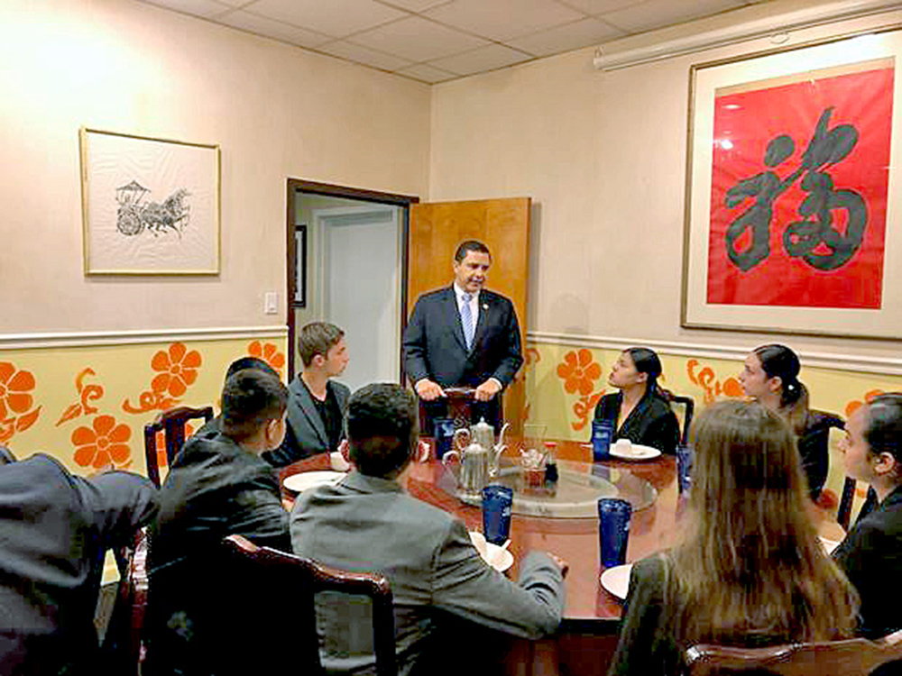 Estudiantes del Valle visitan Washington