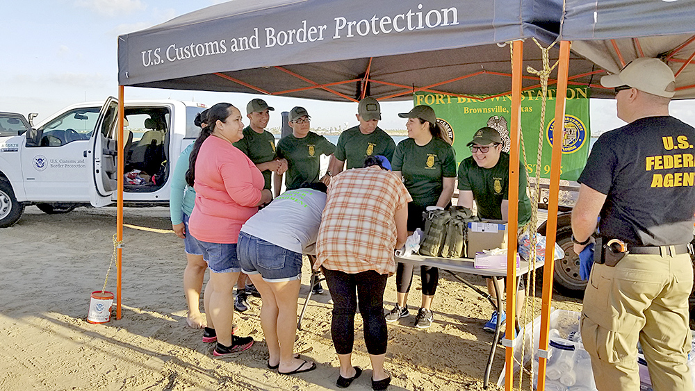 Border Patrol Explorer Post 975 organiza una limpieza de playa