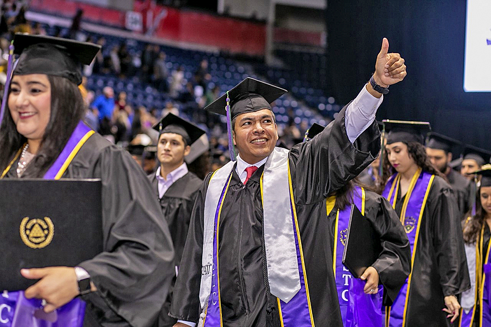 Triunfos compartidos en número récord de graduados de STC