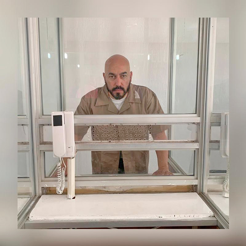 Lupillo Rivera cantó en el Penal de Puente Grande