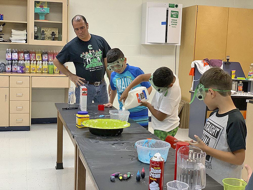 Continúan los campamentos de verano STEM del Programa de Dotados y Talentosos  