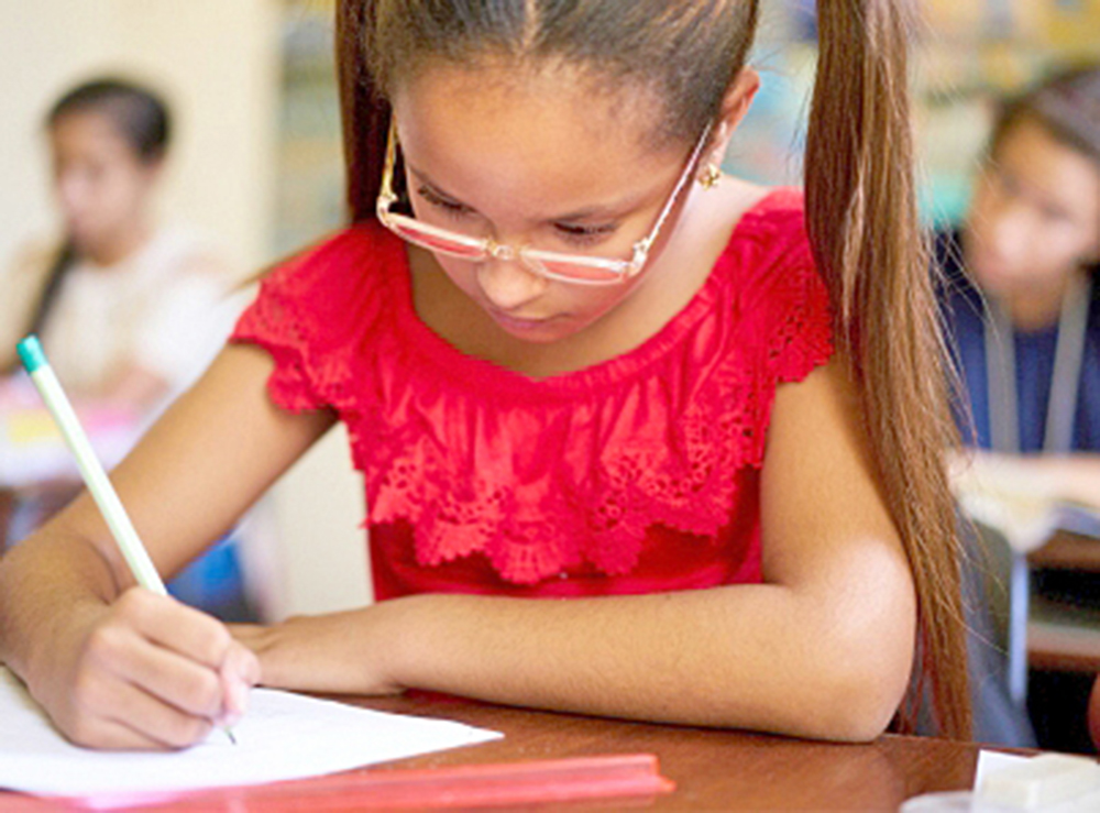 Químicos en artículos de tocador adelantarían la pubertad en las niñas