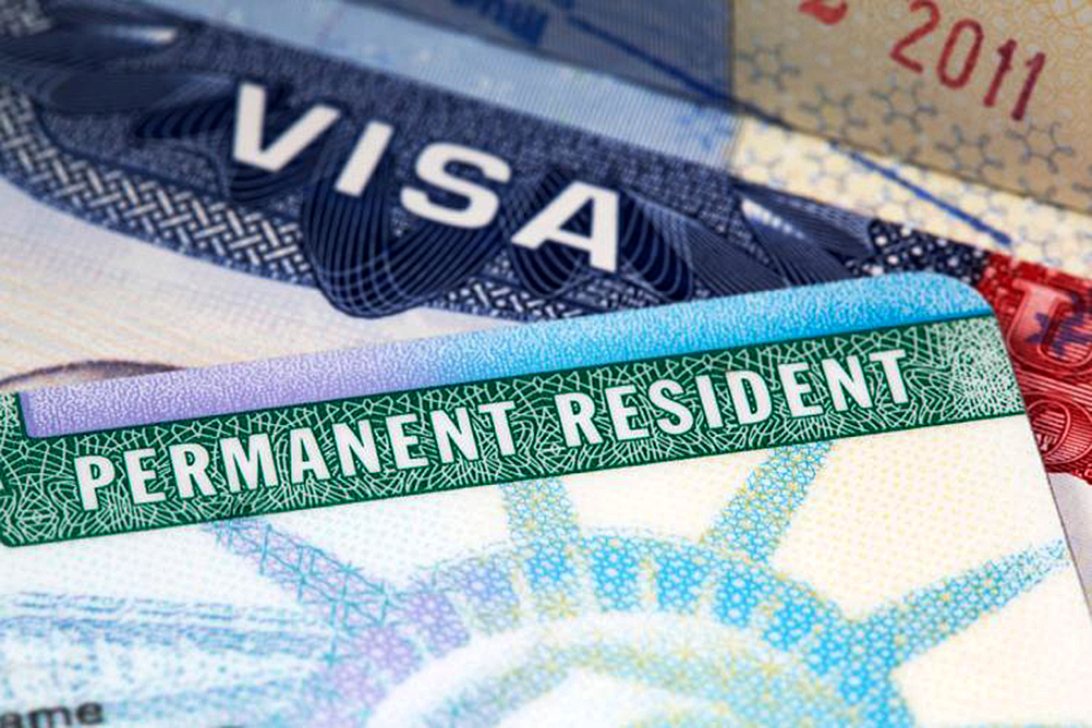 EUA podría restringir visas y residencia si se recibe ayuda pública