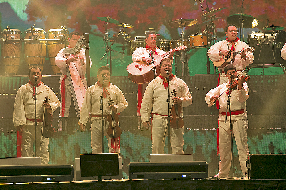 Juntos Banda El Recodo y Mariachi Vargas