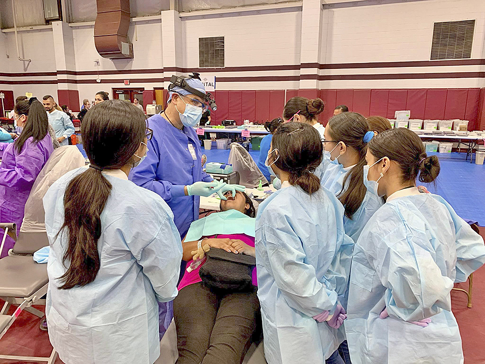 Cientos de voluntarios sirviendo a la comunidad durante Operación Lone Star 2019